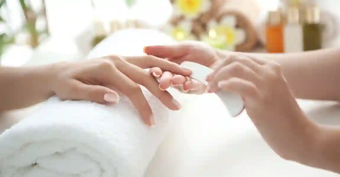 Cuidados ao Frequentar Serviços de Manicure e Pedicure